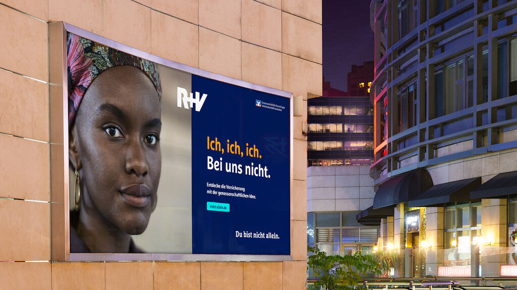 Ru V Campaign Billboard 2880x1620