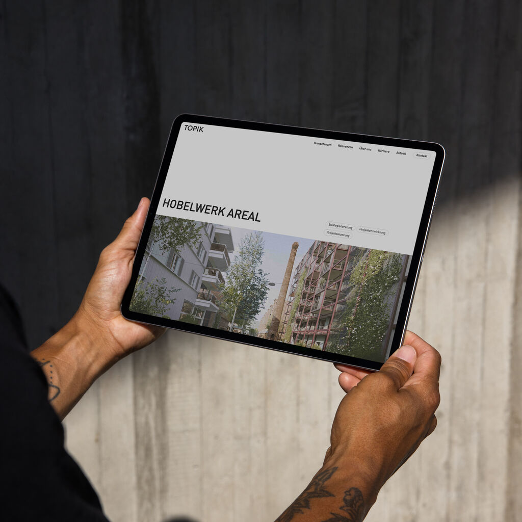 TOP Case Images 2410238