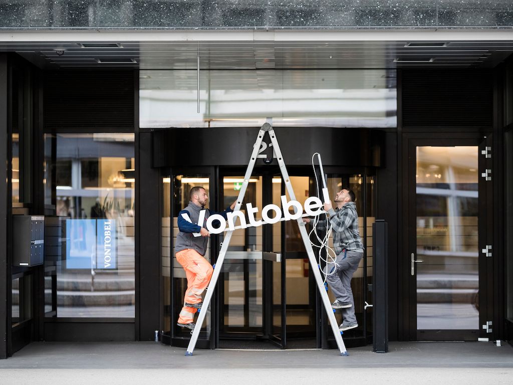 01 Metadesign Vontobel Brand Identity Signage Design